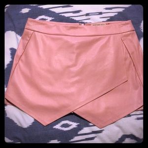 Pink faux-leather skort